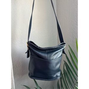 Coach 90’s Bleeker Vintage Navy Blue Leather Bucket Shoulder Bag 4153